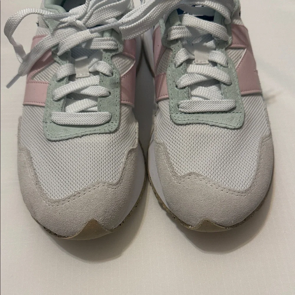 New Balance Women’s Sneakers in Pink, Mint, Navy, White - Picture 2 of 4